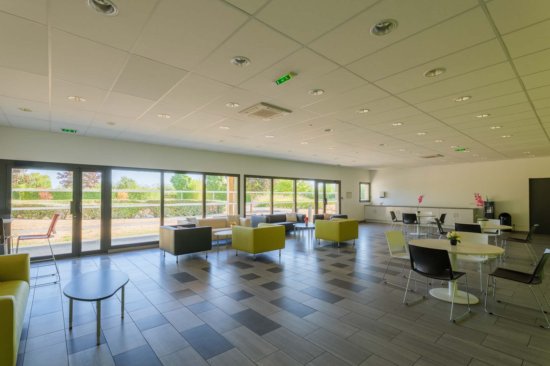 Crematorium de SaintSoupplets SALLE DE CONVIVIALITE